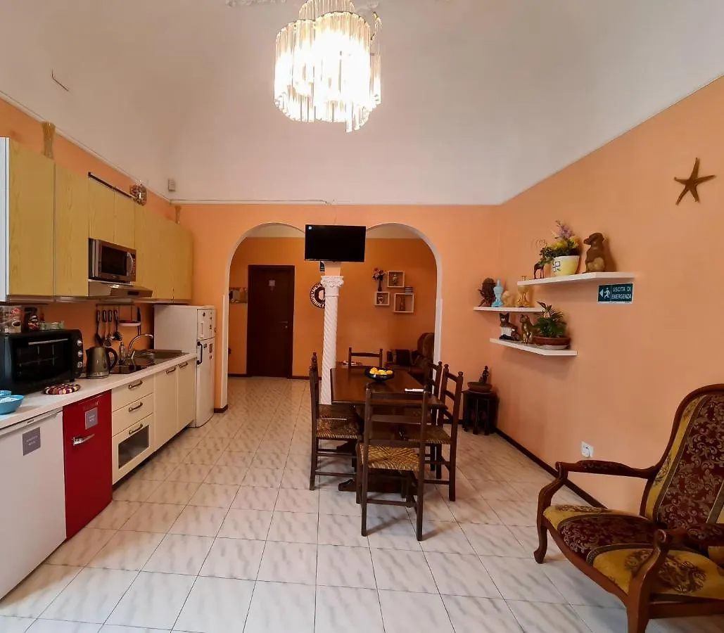 روما Rooms And Comfort 0*,  إيطاليا